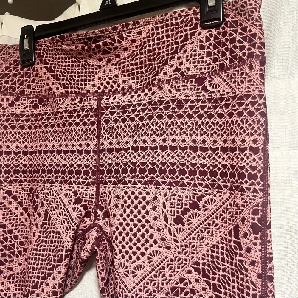 Fabletics Salar Printed Powerform Capri - Picture 3 of 7